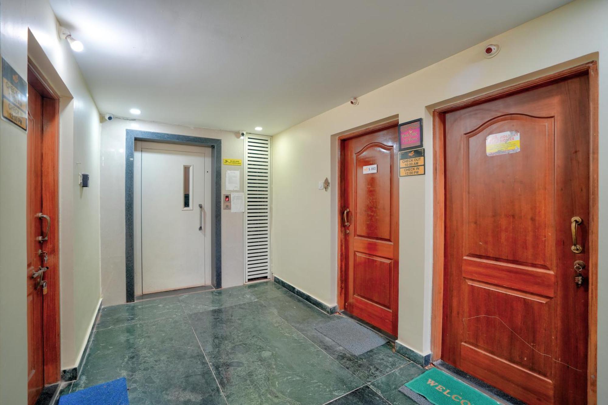 4bhk Sparkling Near Pool & Bar 2bhkx2 Apartment